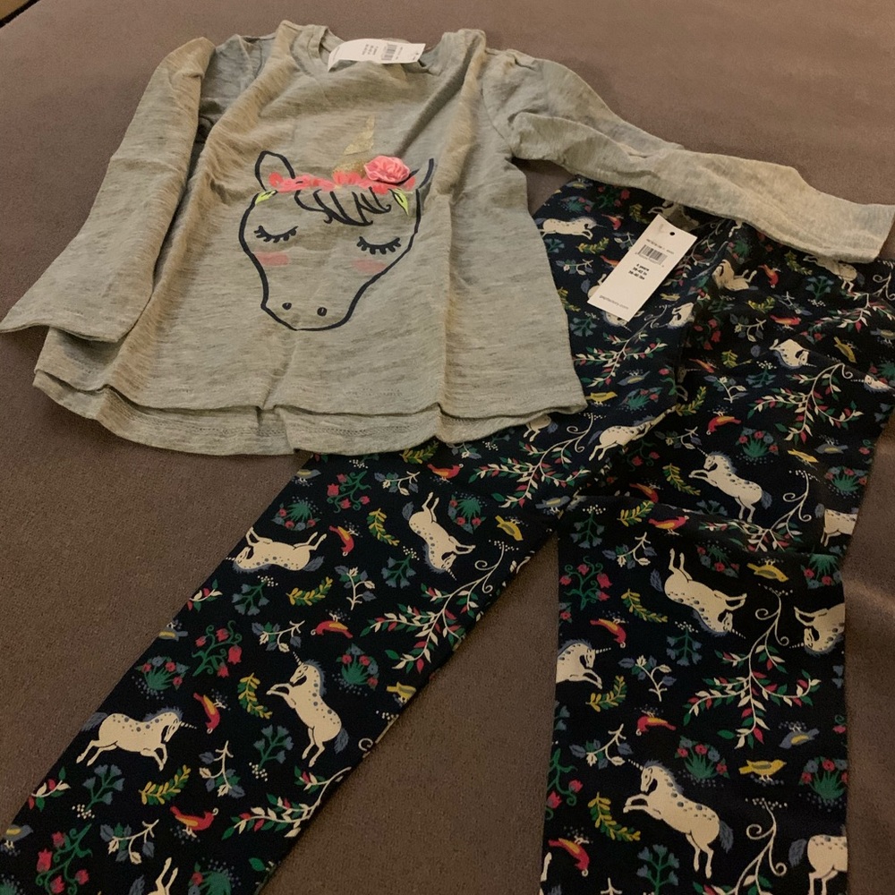 Gap Kids - size 4. Unicorn set